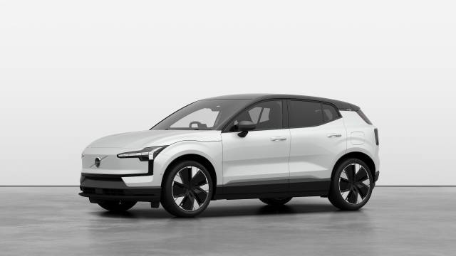 Volvo Ex30 Twin Motor Performance | 428 hp/315 kW SUV Electric Crystal White