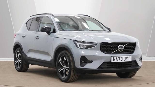 Volvo XC40 2.0 B3 Mild hybrid Petrol Plus Dark 4x4 vehicle Petrol Vapour Grey