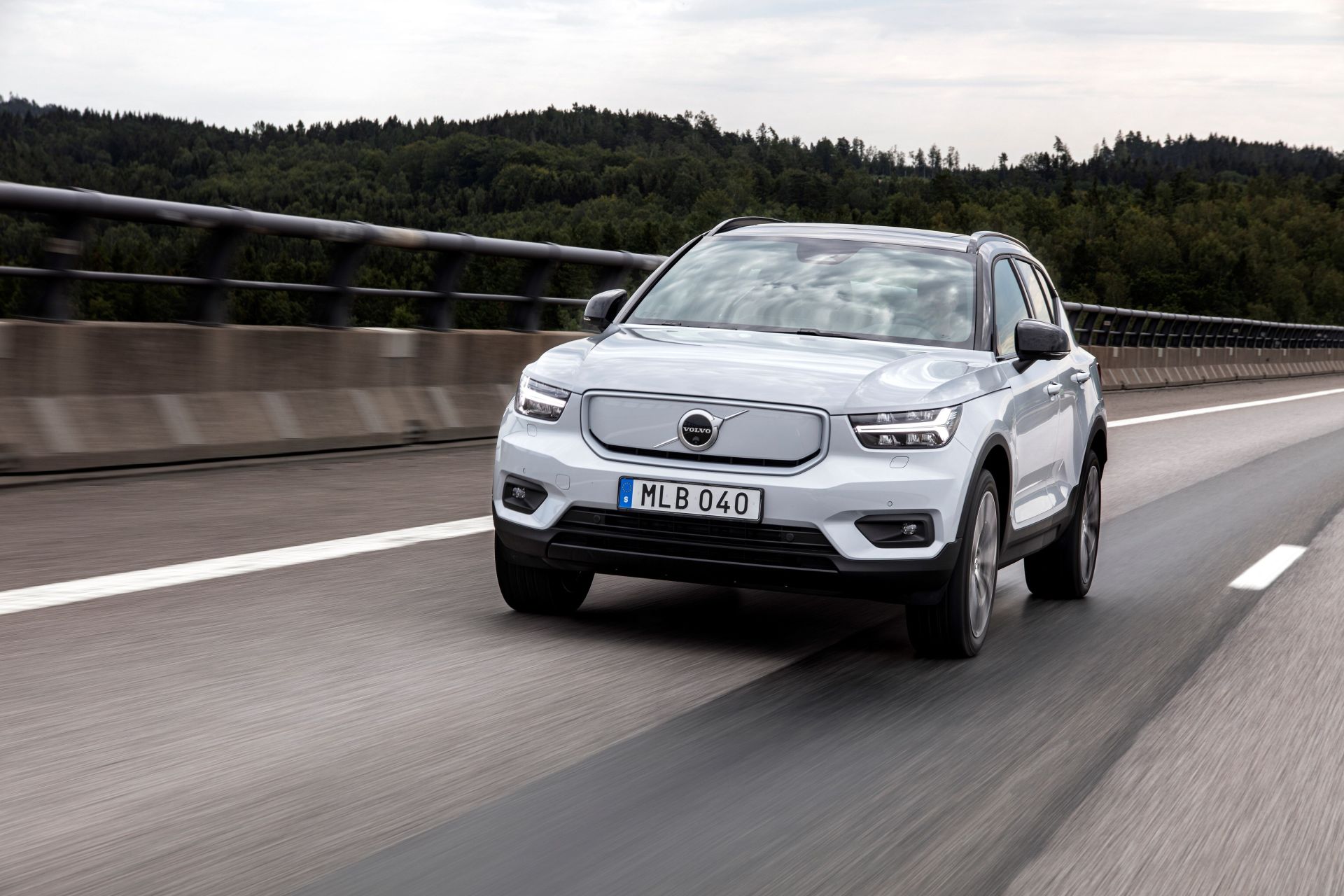 volvo xc40 p8 awd recharge